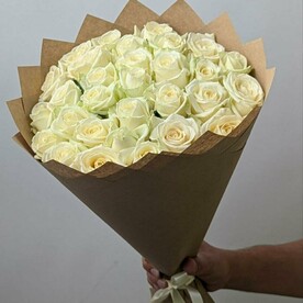 Розы белые 31шт 50см