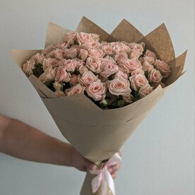 Кустовые розы 19 шт 40 см