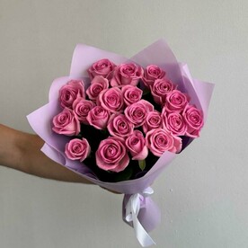 Букет розовых роз 21шт 50см