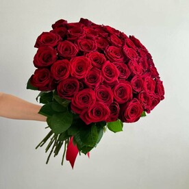 Монобукет из красной розы 51шт 50см