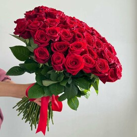 Монобукет из 101 красной розы 50см