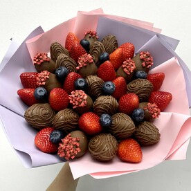 Букет М Клубника в шоколаде 35 шт