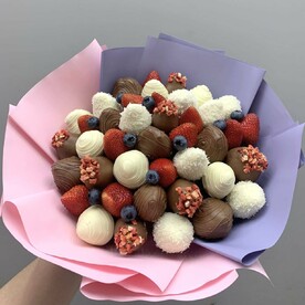 Букет М Клубника в шоколаде 35 шт