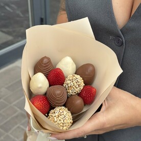 Букет клубника в шоколаде 11 шт