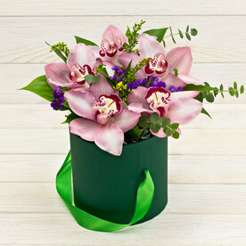 Шляпная коробка с орхидеей мини