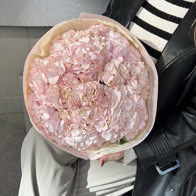 Букет розовых гортензий