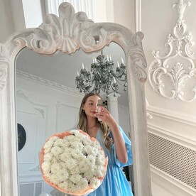 Букет из 13 кустовых хризантем