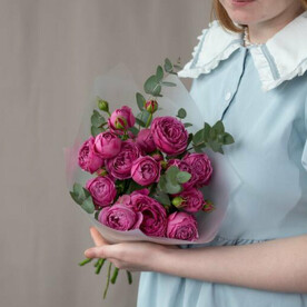 Букет комплимент из кустовых роз