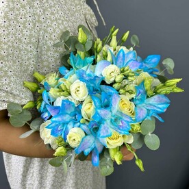 Небесная нежность из роз, эустома и дендробиума