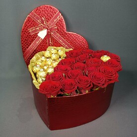 Сердце роз с ферреро