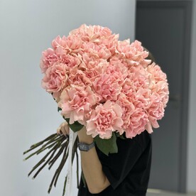 Букет из 27 ажурных розовых роз