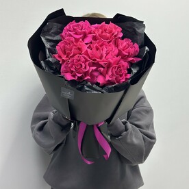 Букет из розовых роз