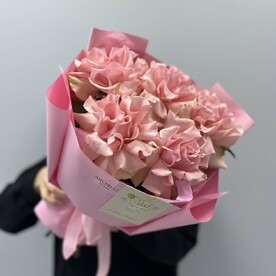 Букет из розовых роз