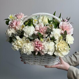 Корзина с французскими розами