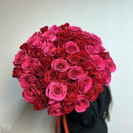 Микс из ярких роз, 51 шт