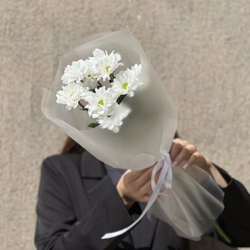 Букет из ромашковой хризантемы