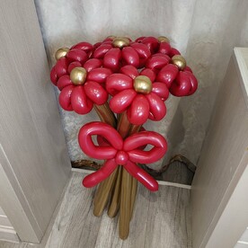 Красно -:золотой букет из воздушных Ромашек