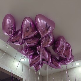 Фольгированные сердца под потолок