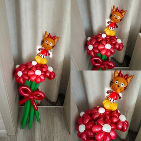 Букет из воздушных ромашек с мини фигурой