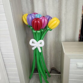 Букет цветов из воздушных Тюльпанов на длинной ножке