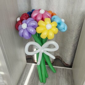 Букет из разноцветных Ромашек с белой серединой