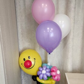 Шар - игрушка Джентльмен с букетом и гелиевыми шарами