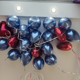 Гелиевые шары под потолок 20 шт. Красные сердца и синий хром