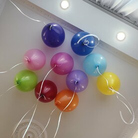 Разноцветные гелиевые шары под потолок 10 шт