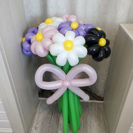 Букет цветов из шаров. Ромашки 11 шт