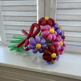 Букет цветов из шаров. Ромашки 9 шт