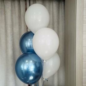 Связка из 5 бело-синих шаров