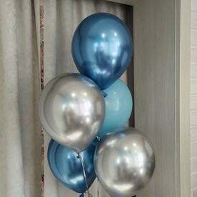 Связка из шаров. Хромированные и голубые