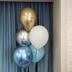 Связка из 5 шаров. Шары шарики