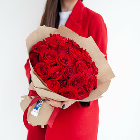 25 Красных роз Ред Наоми 60см | Красные розы | 25 роз
