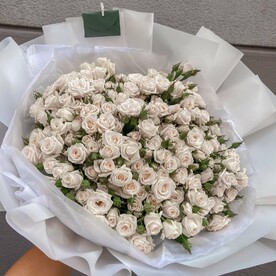 Букет кустовых розочек