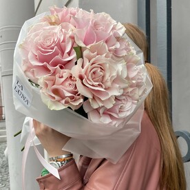 9 французских нежно-розовых роз