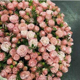 Корзина  из кустовых роз