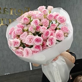 Букет кустовых роз 3