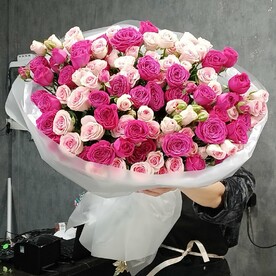 Букет кустовых роз микс