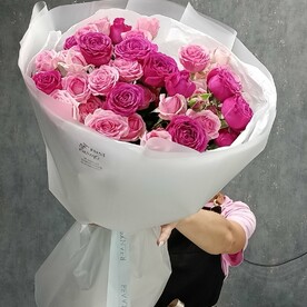 Букет из кустовых роз микс 9