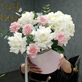 Композиция в коробке