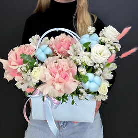 Розово-голубая сумочка с французскими розами и хлопком