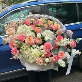 Корзина с цветами