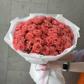 Букет кустовые розы