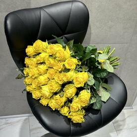 Роза желтая 35 шт