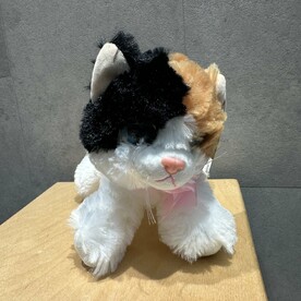 Кошечка с бантиком