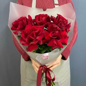 Букет из 5 красных французских роз