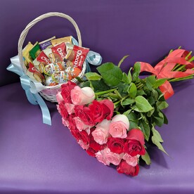 Розы и вкусный сюрприз