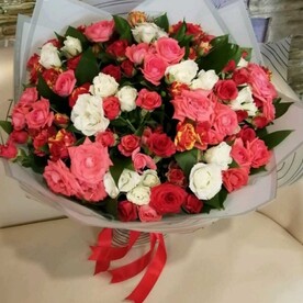 Букет кустовых роз