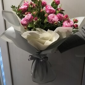 Букетик кустовых роз